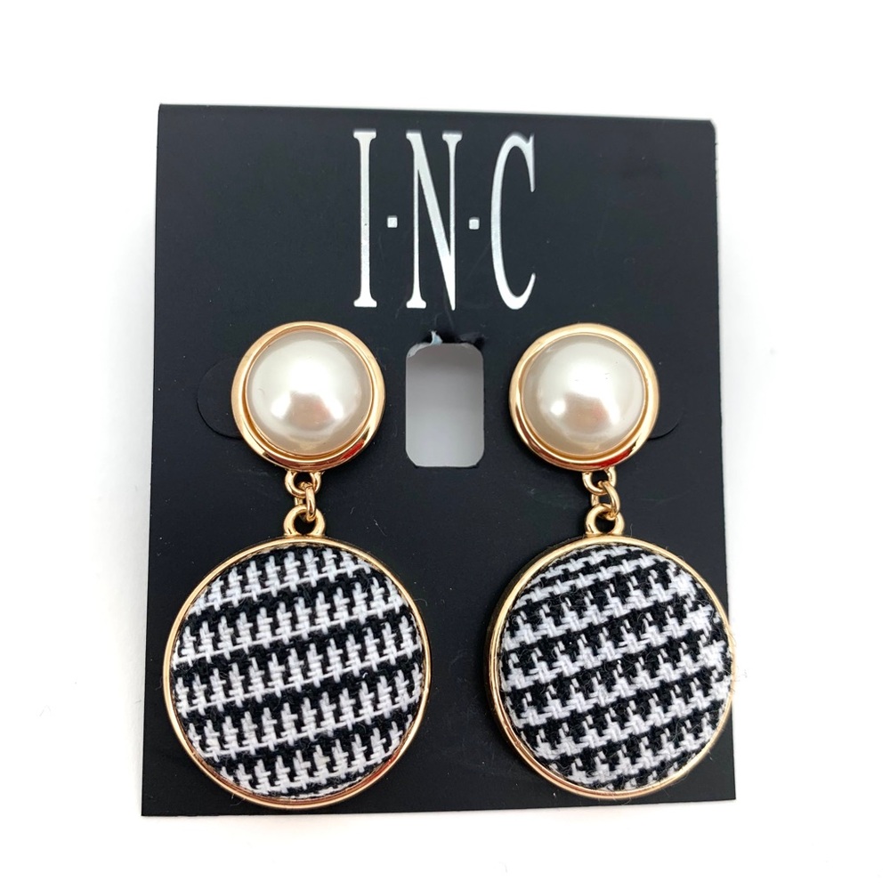4/$25 Tweed Black/White Pearl Drop Earrings - Picture 1 of 1